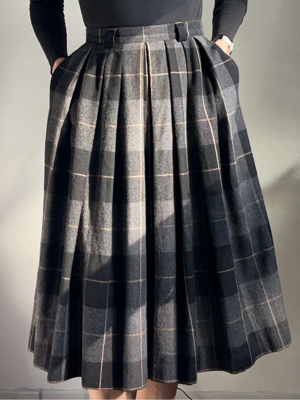 Vintage Aquascutum Wool Tartan Plaid Pleated Midi Skirt in Charcoal and Black - Picture 3 of 8
